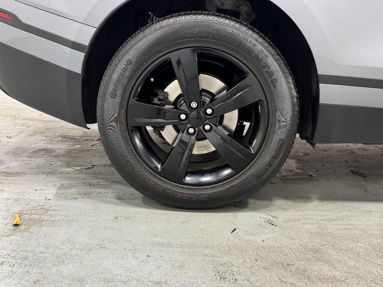 Land Rover Range Rover Velar Vehicle Full-screen Gallery Image 5