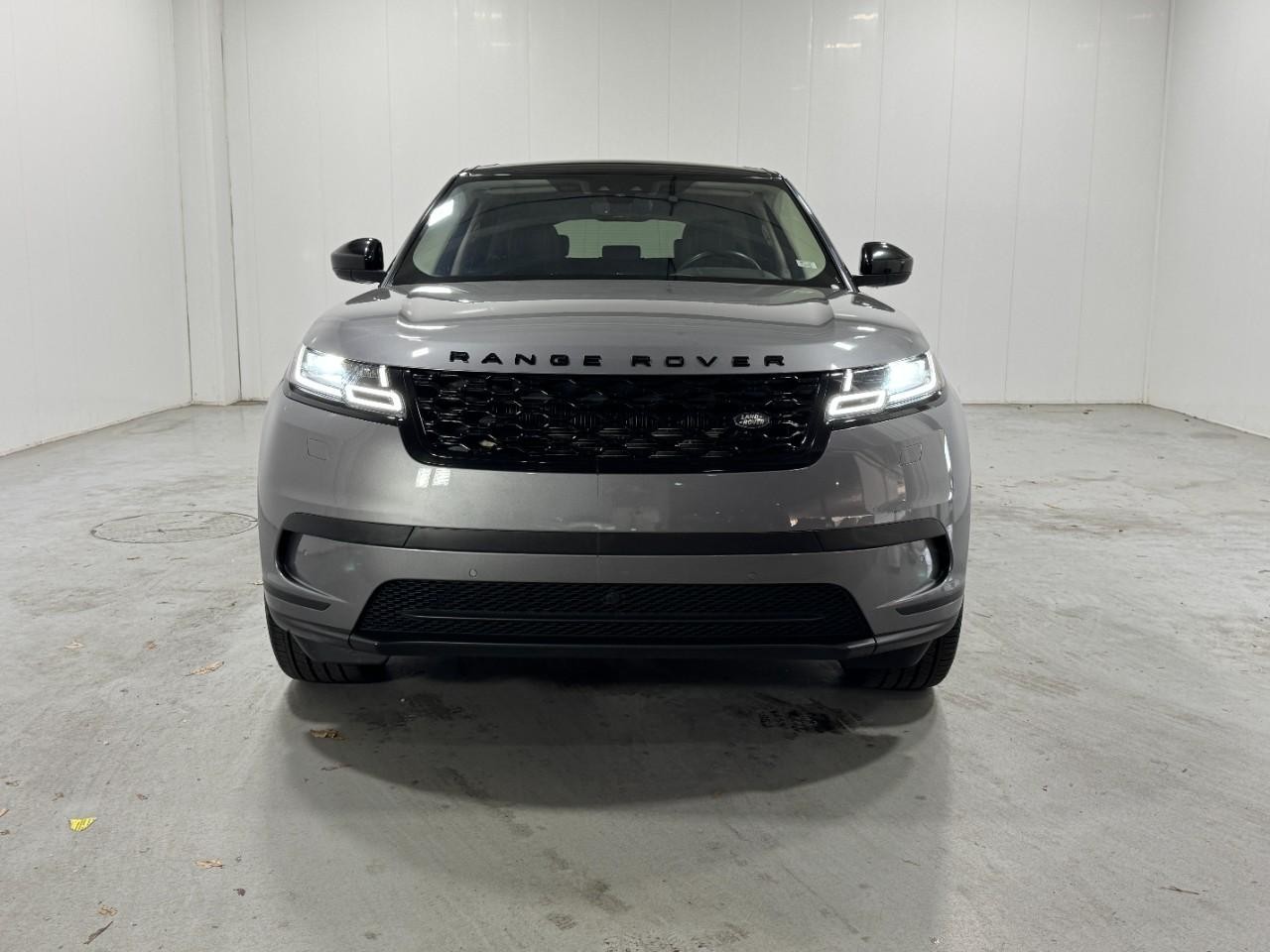 Land Rover Range Rover Velar Vehicle Full-screen Gallery Image 7