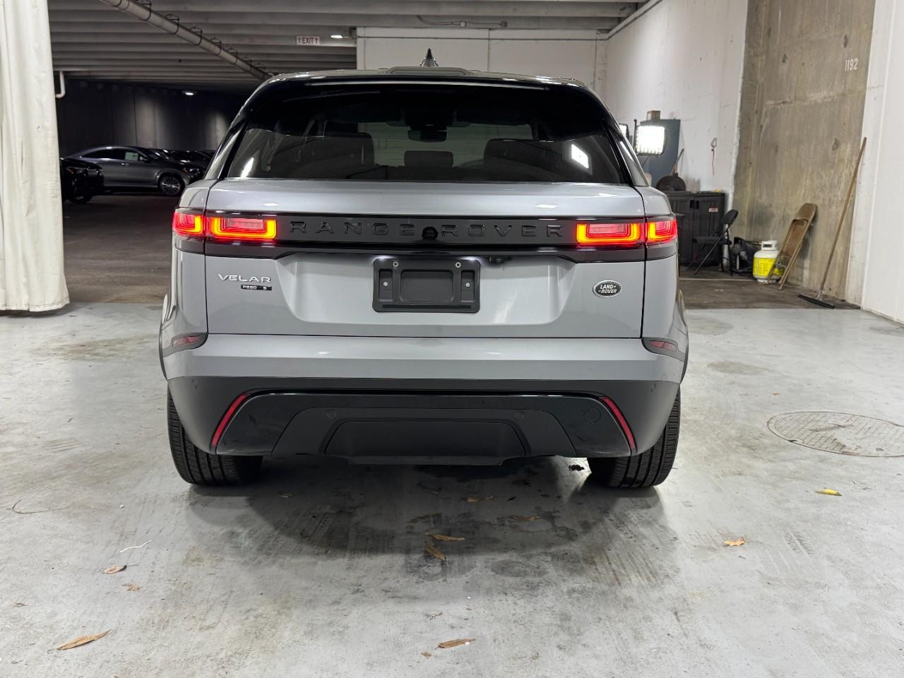 Land Rover Range Rover Velar Vehicle Full-screen Gallery Image 9