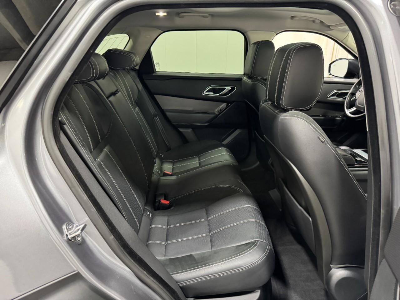 Land Rover Range Rover Velar Vehicle Full-screen Gallery Image 10