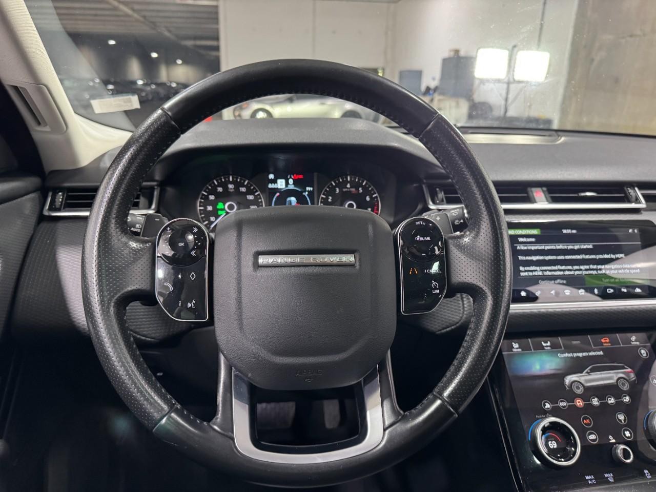 Land Rover Range Rover Velar Vehicle Full-screen Gallery Image 13