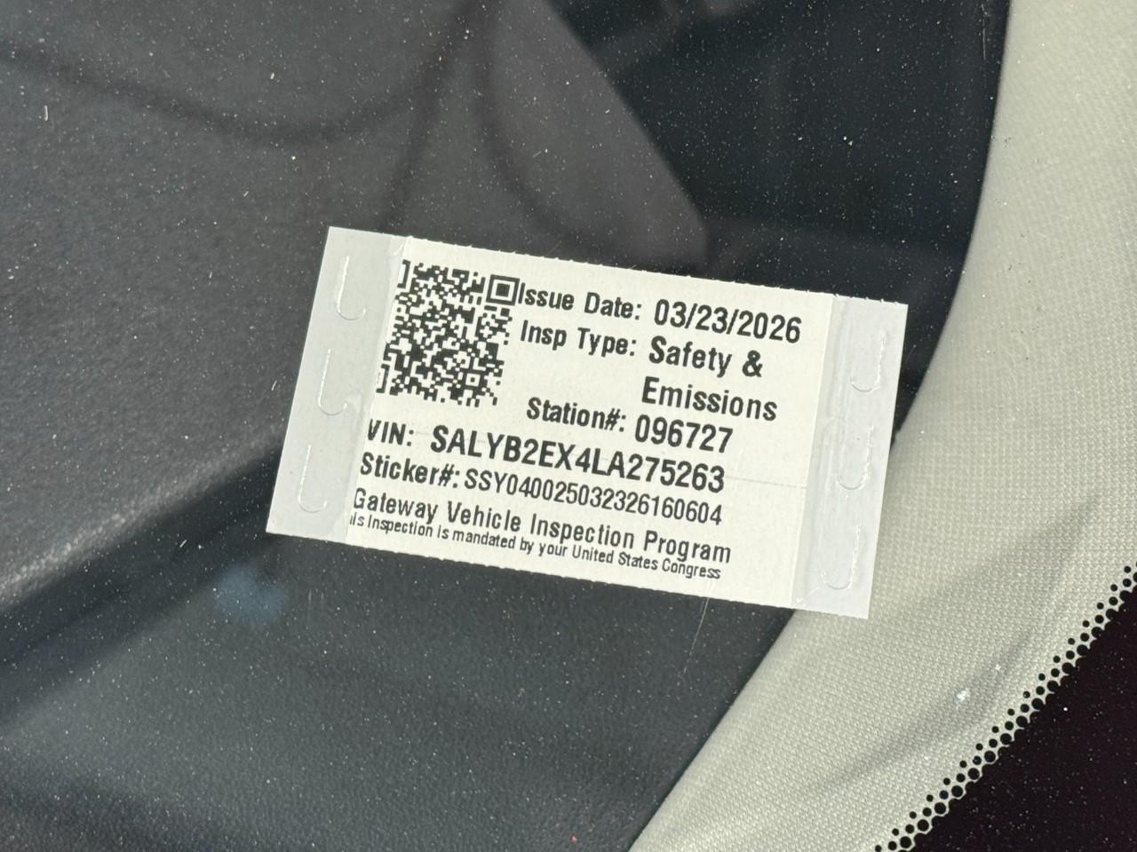 Land Rover Range Rover Velar Vehicle Full-screen Gallery Image 33