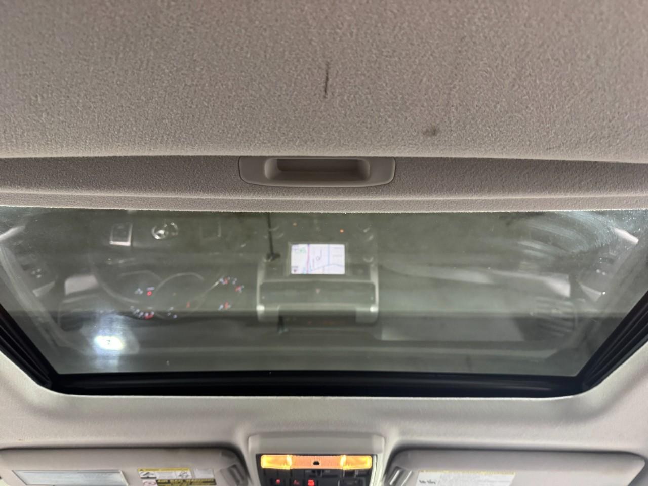 Toyota 4Runner Vehicle Full-screen Gallery Image 11