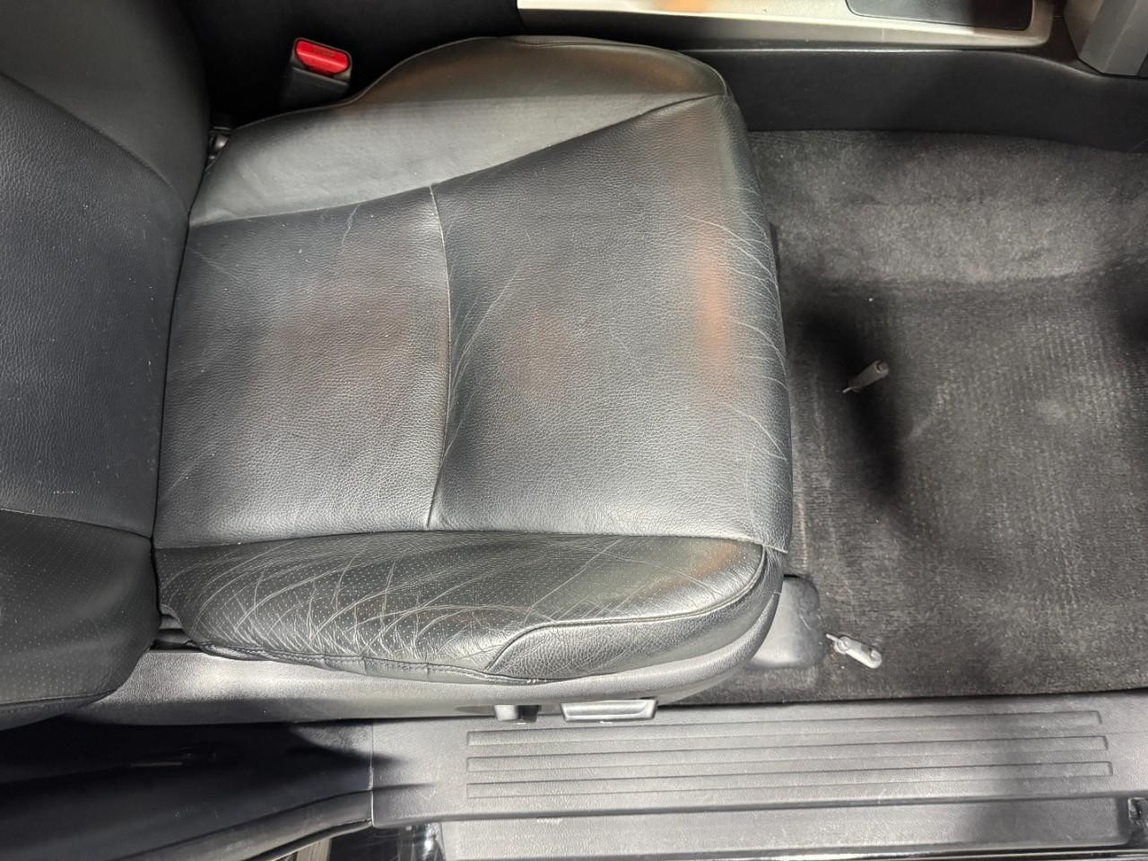 Toyota 4Runner Vehicle Full-screen Gallery Image 19