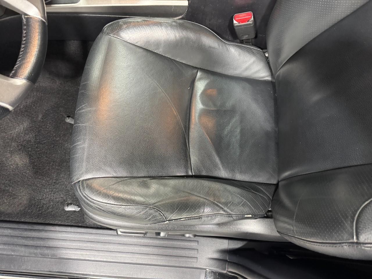 Toyota 4Runner Vehicle Full-screen Gallery Image 26