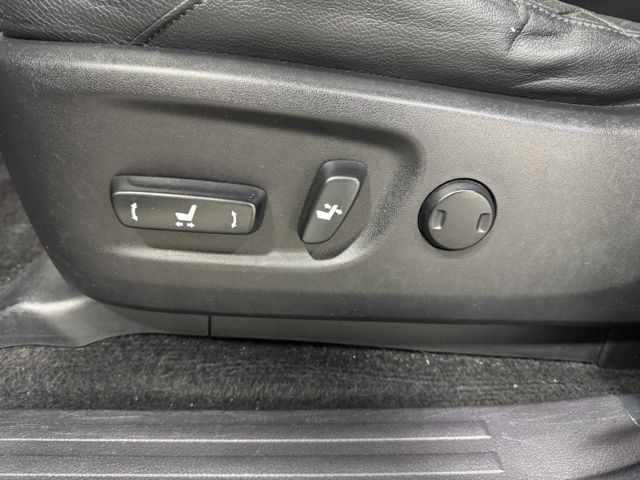 Toyota 4Runner Vehicle Full-screen Gallery Image 27