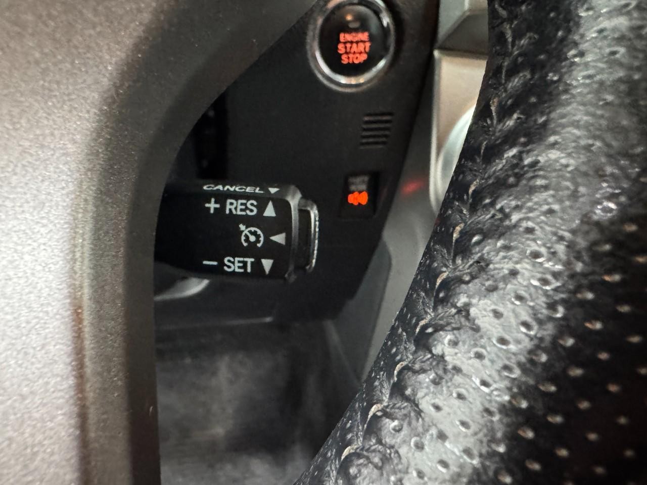 Toyota 4Runner Vehicle Full-screen Gallery Image 31