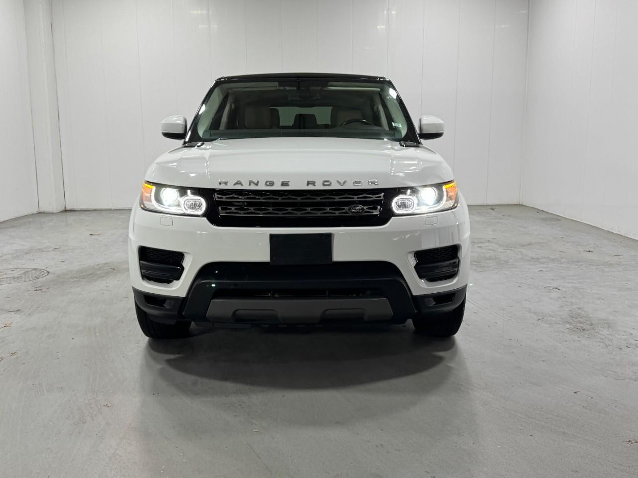 Land Rover Range Rover Sport Vehicle Full-screen Gallery Image 7