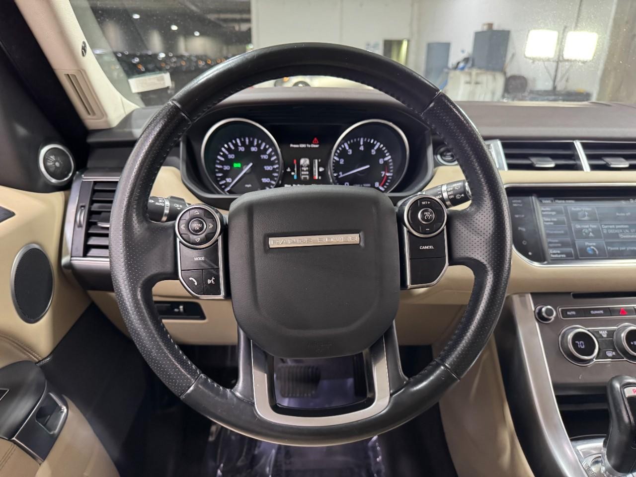 Land Rover Range Rover Sport Vehicle Full-screen Gallery Image 12