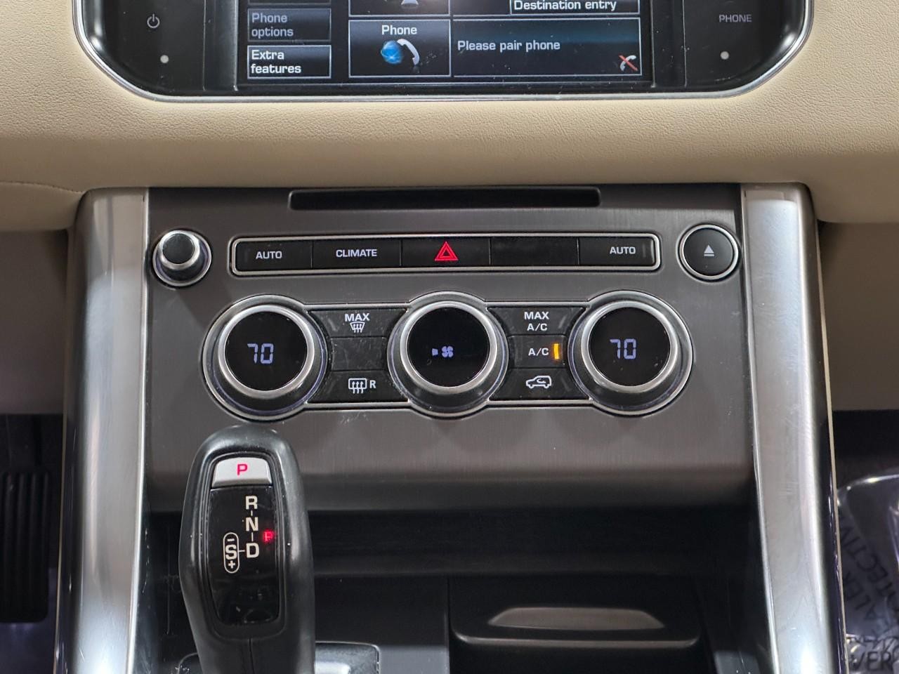 Land Rover Range Rover Sport Vehicle Full-screen Gallery Image 14