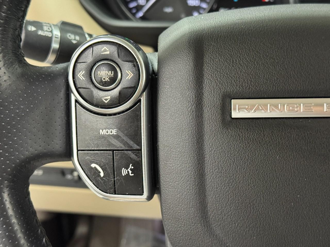 Land Rover Range Rover Sport Vehicle Full-screen Gallery Image 28