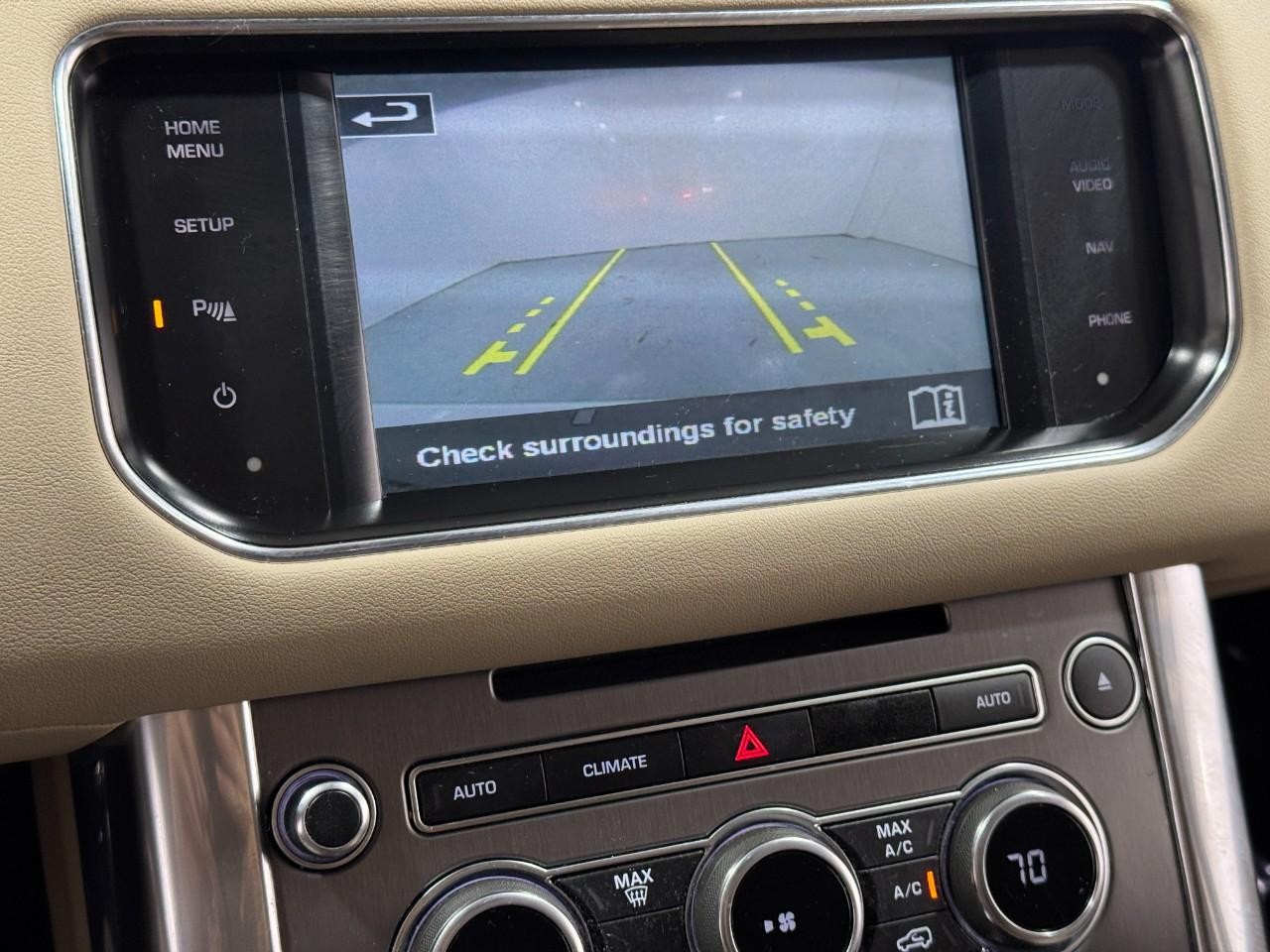 Land Rover Range Rover Sport Vehicle Full-screen Gallery Image 31