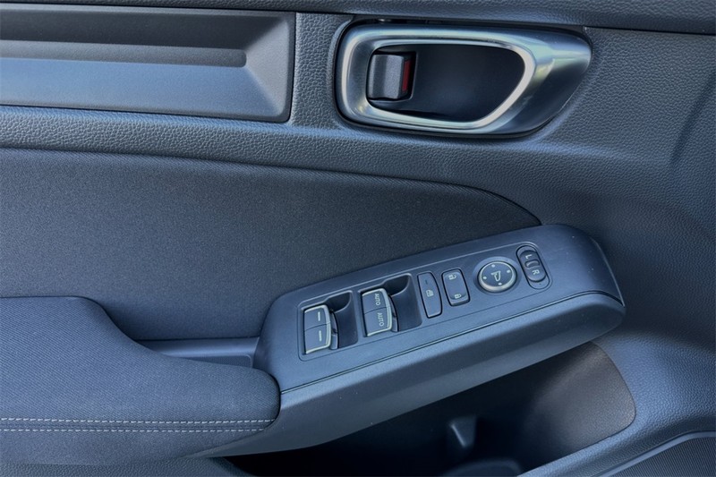 Honda Civic Hatchback Vehicle Full-screen Gallery Image 08