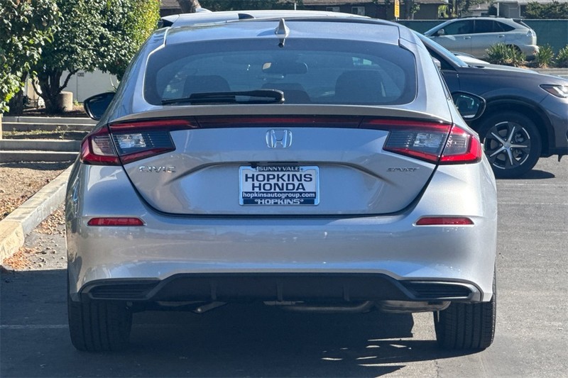 Honda Civic Hatchback Vehicle Full-screen Gallery Image 05