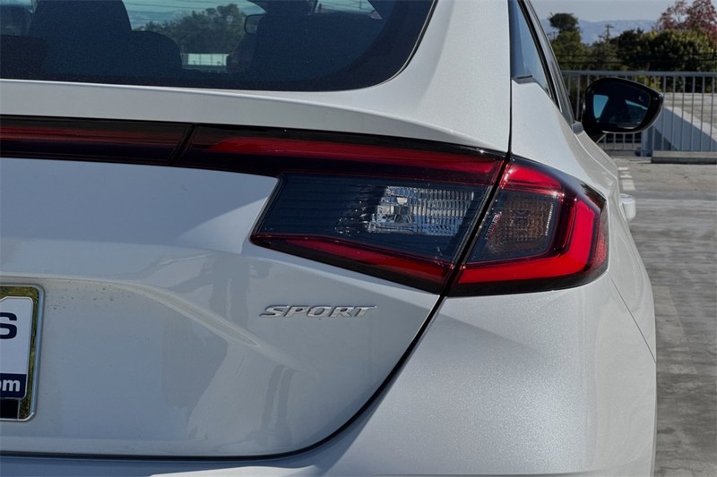 Honda Civic Hatchback Vehicle Full-screen Gallery Image 06