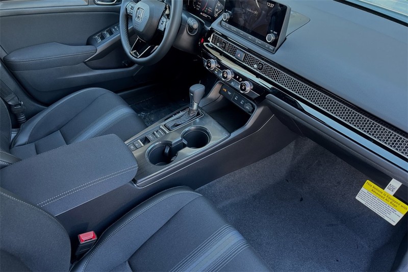 Honda Civic Hatchback Vehicle Full-screen Gallery Image 13