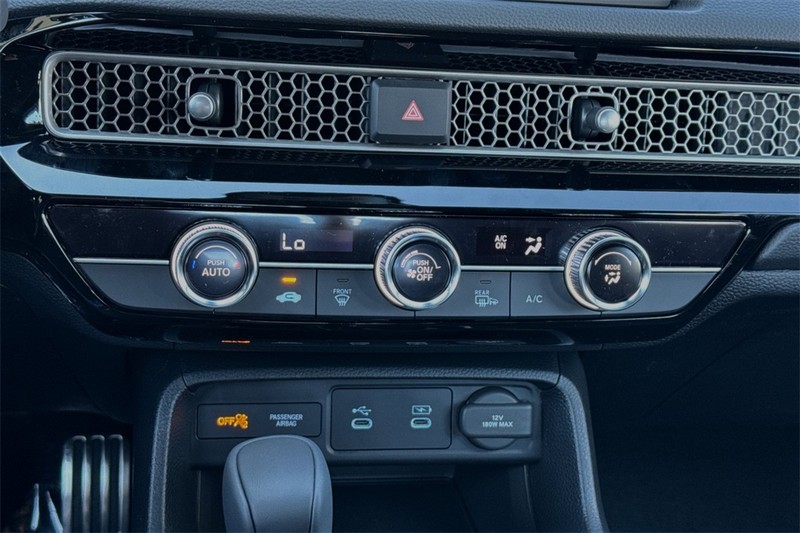 Honda Civic Hatchback Vehicle Full-screen Gallery Image 17