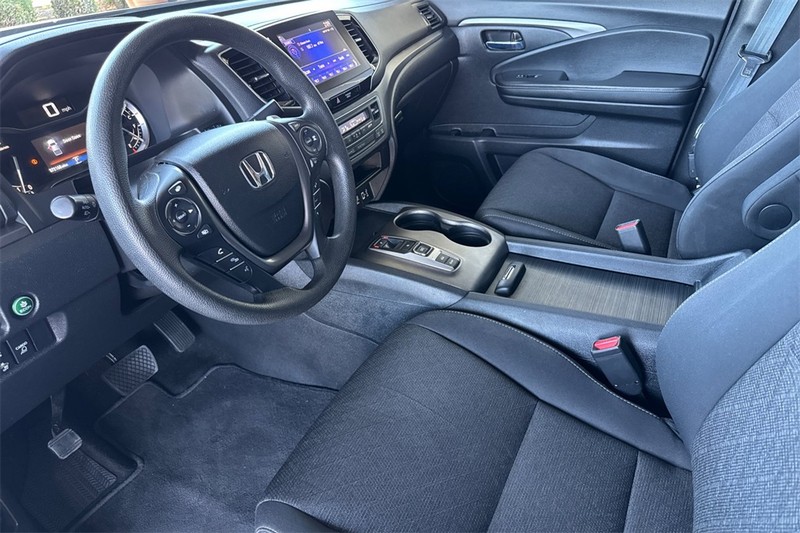 Honda Ridgeline Vehicle Full-screen Gallery Image 09