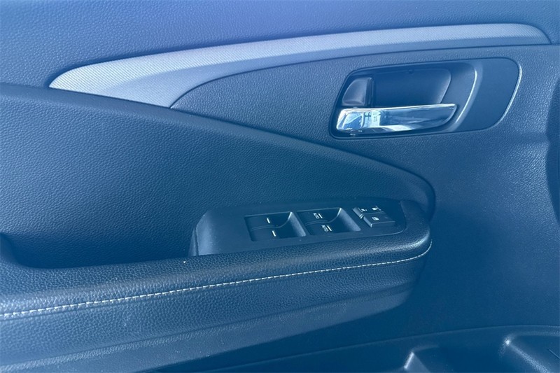 Honda Ridgeline Vehicle Full-screen Gallery Image 10