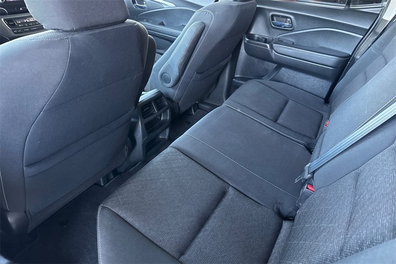 Honda Ridgeline Vehicle Full-screen Gallery Image 11