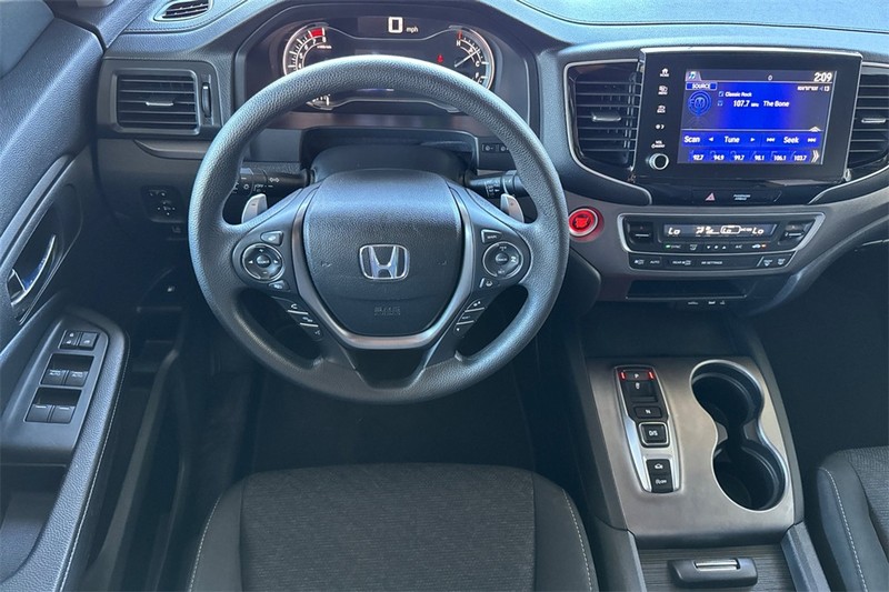 Honda Ridgeline Vehicle Full-screen Gallery Image 13