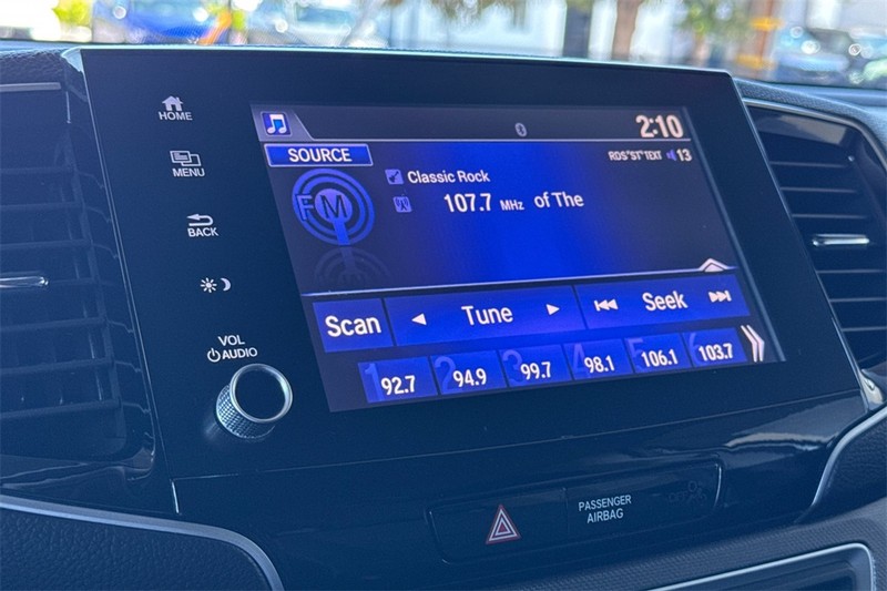 Honda Ridgeline Vehicle Full-screen Gallery Image 16