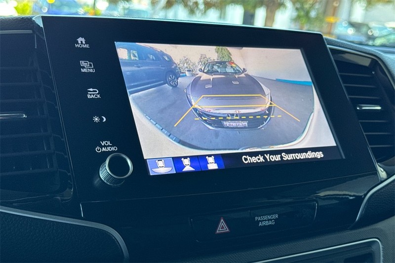 Honda Ridgeline Vehicle Full-screen Gallery Image 17