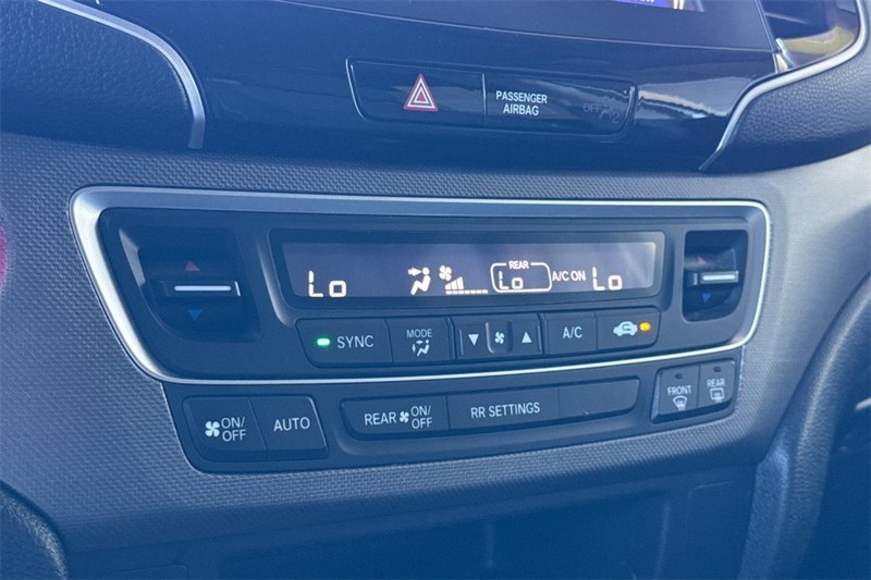 Honda Ridgeline Vehicle Full-screen Gallery Image 18