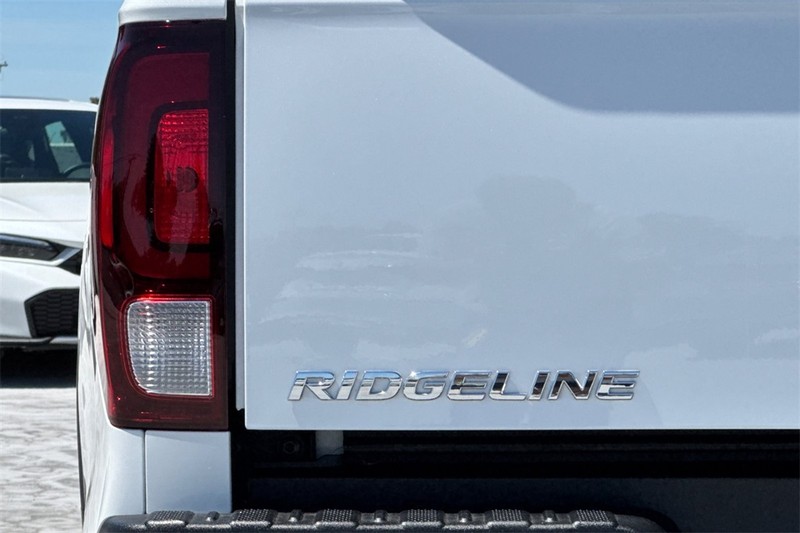 Honda Ridgeline Vehicle Full-screen Gallery Image 25