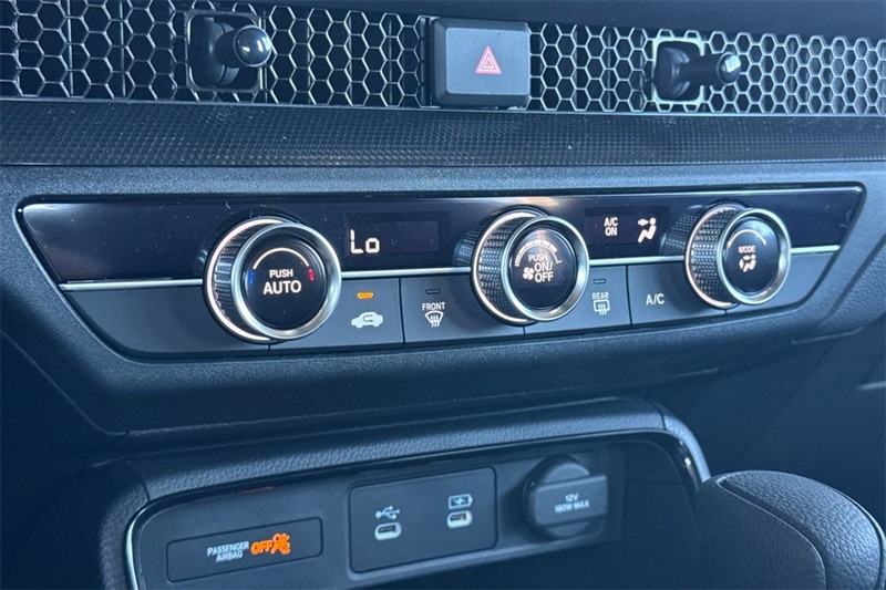 Honda CR-V Vehicle Full-screen Gallery Image 17