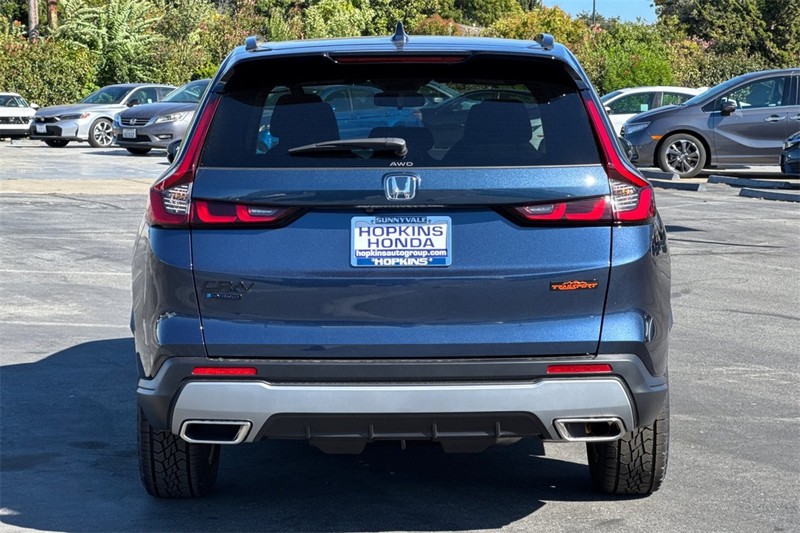 Honda CR-V Hybrid Vehicle Full-screen Gallery Image 05