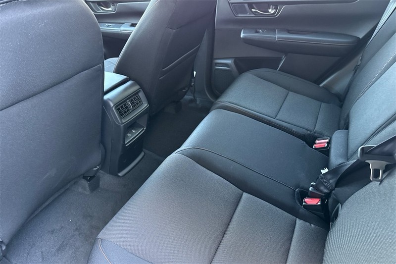 Honda CR-V Hybrid Vehicle Full-screen Gallery Image 09