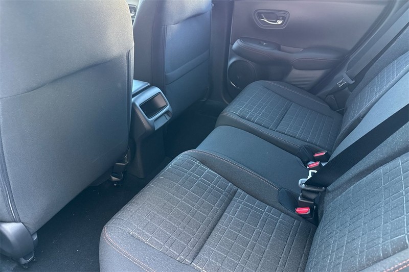 Honda HR-V Vehicle Full-screen Gallery Image 09