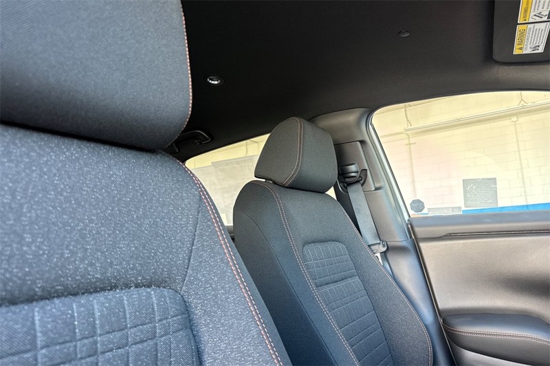 Honda HR-V Vehicle Full-screen Gallery Image 13