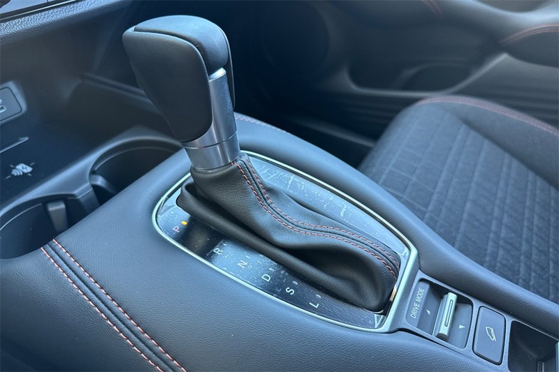 Honda HR-V Vehicle Full-screen Gallery Image 17