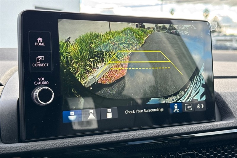 Honda CR-V Vehicle Full-screen Gallery Image 16