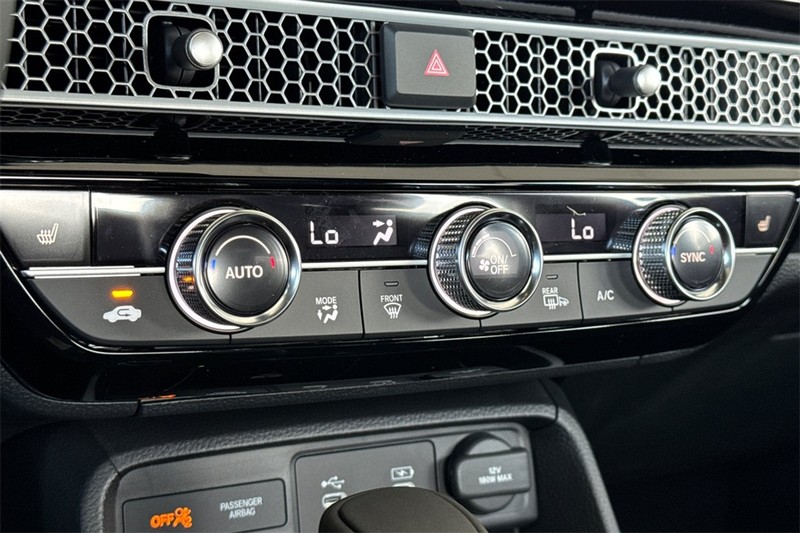 Honda Civic Sedan Hybrid Vehicle Full-screen Gallery Image 17