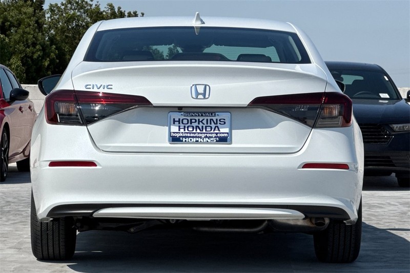 Honda Civic Sedan Vehicle Full-screen Gallery Image 05