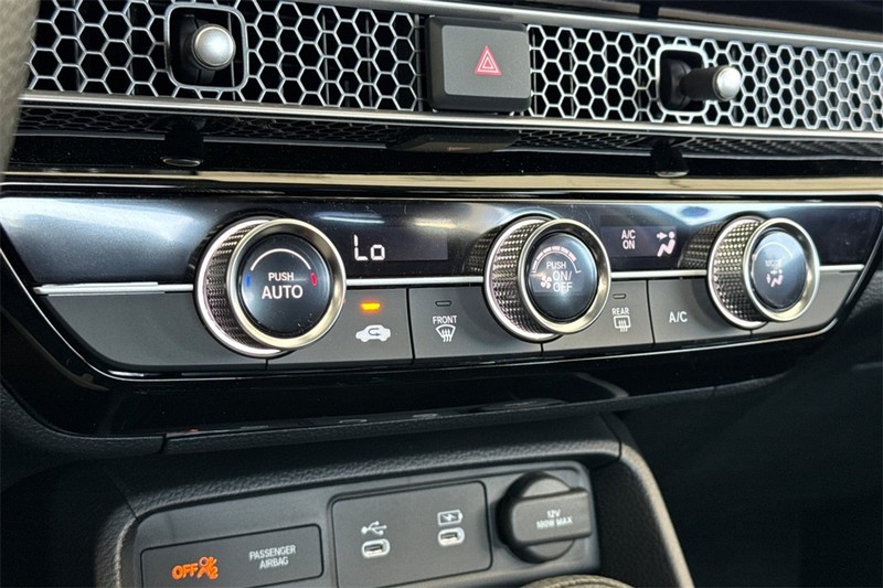 Honda Civic Sedan Vehicle Full-screen Gallery Image 16