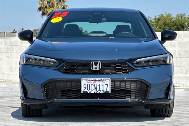 Honda Civic Sedan Hybrid Vehicle Full-screen Gallery Image 08