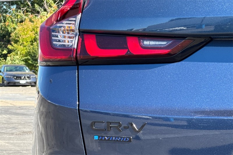 Honda CR-V Hybrid Vehicle Full-screen Gallery Image 06