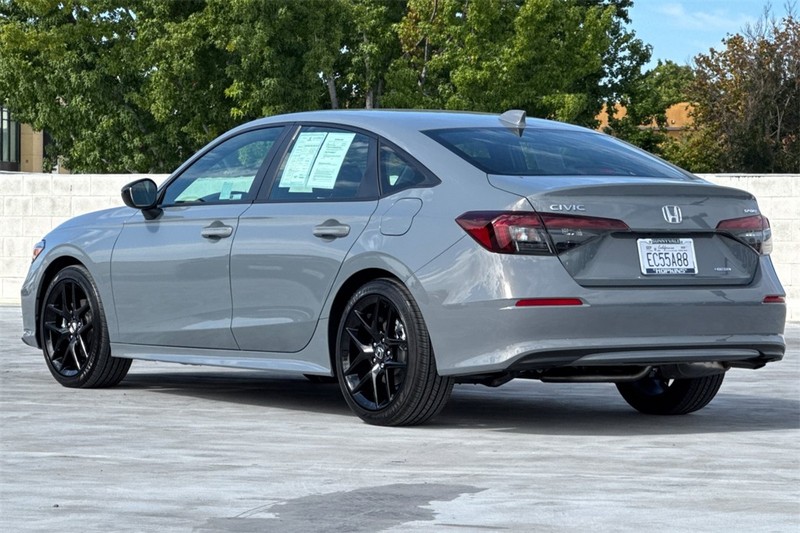 Honda Civic Sedan Hybrid Vehicle Full-screen Gallery Image 05