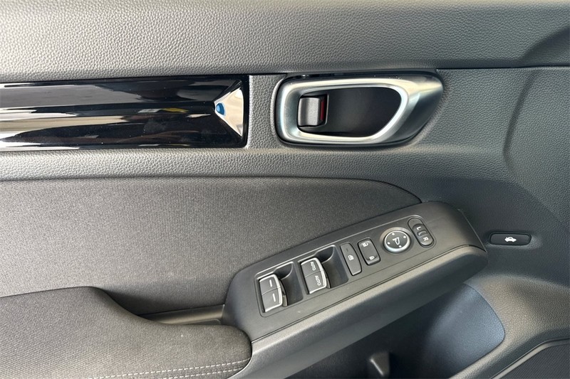 Honda Civic Sedan Hybrid Vehicle Full-screen Gallery Image 10