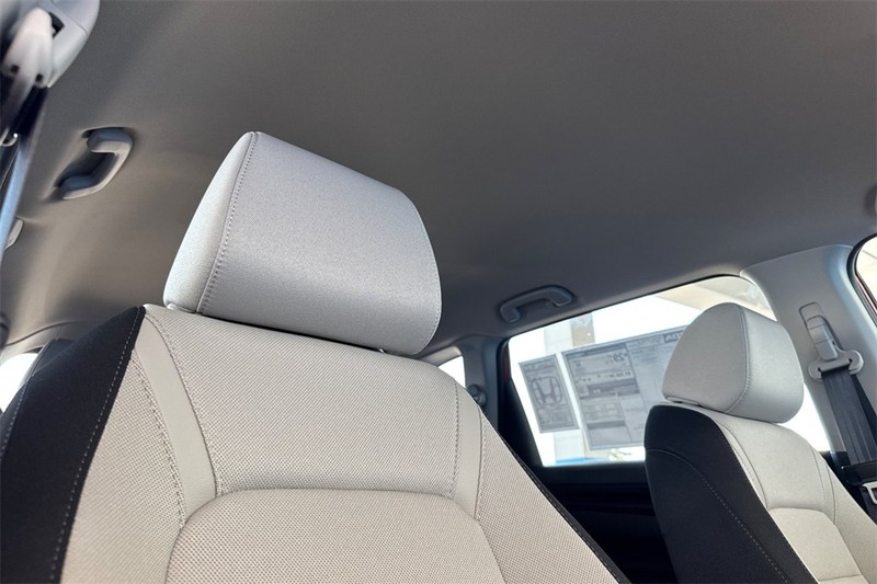 Honda CR-V Vehicle Full-screen Gallery Image 13