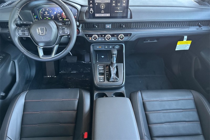 Honda CR-V Hybrid Vehicle Full-screen Gallery Image 10