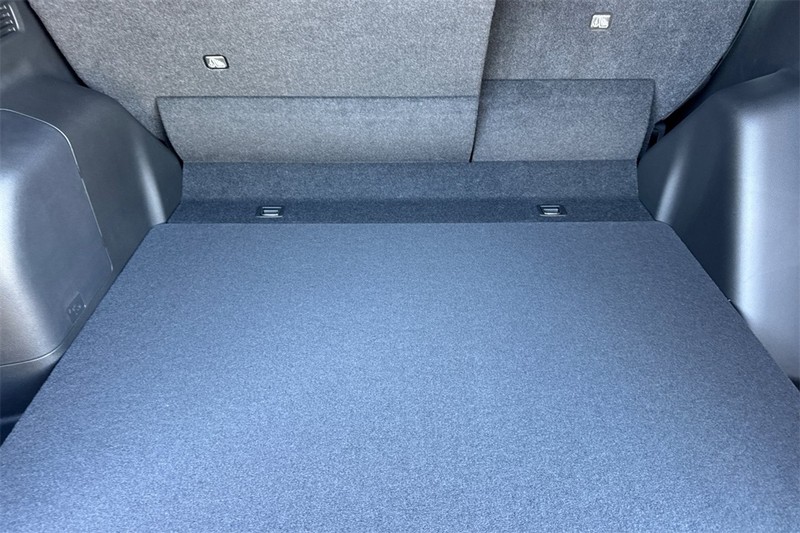 Honda CR-V Hybrid Vehicle Full-screen Gallery Image 12