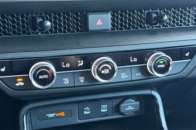 Honda CR-V Hybrid Vehicle Full-screen Gallery Image 17