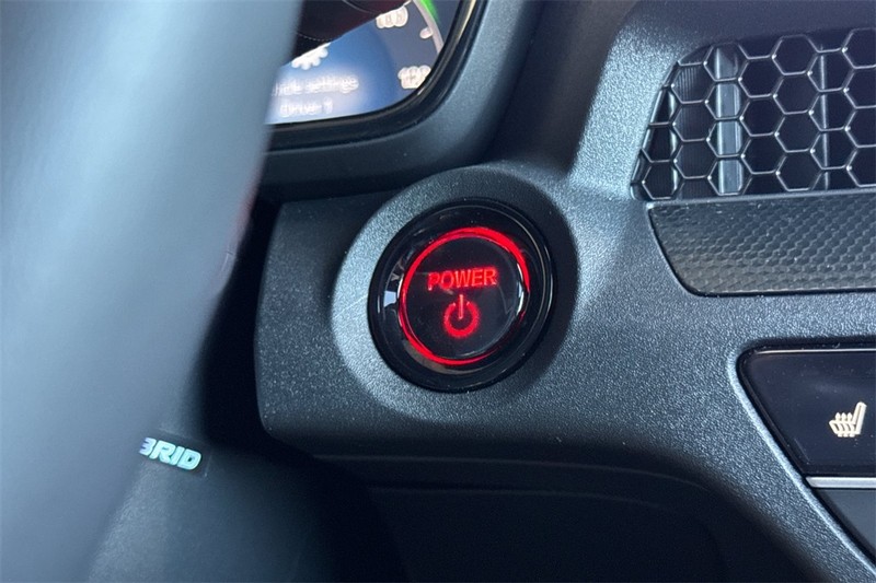 Honda CR-V Hybrid Vehicle Full-screen Gallery Image 19