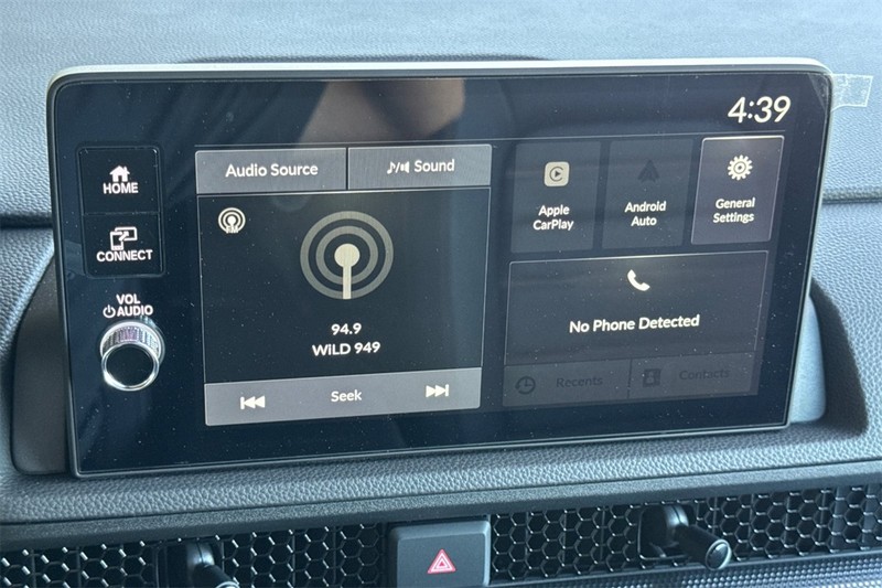 Honda CR-V Hybrid Vehicle Full-screen Gallery Image 15