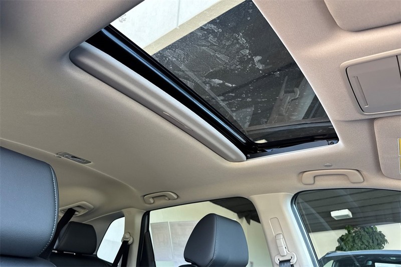 Honda CR-V Vehicle Full-screen Gallery Image 14